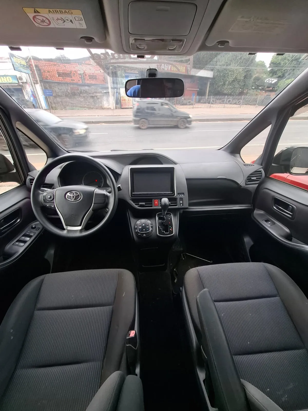 TOYOTA NOAH 2014, imagen 10
