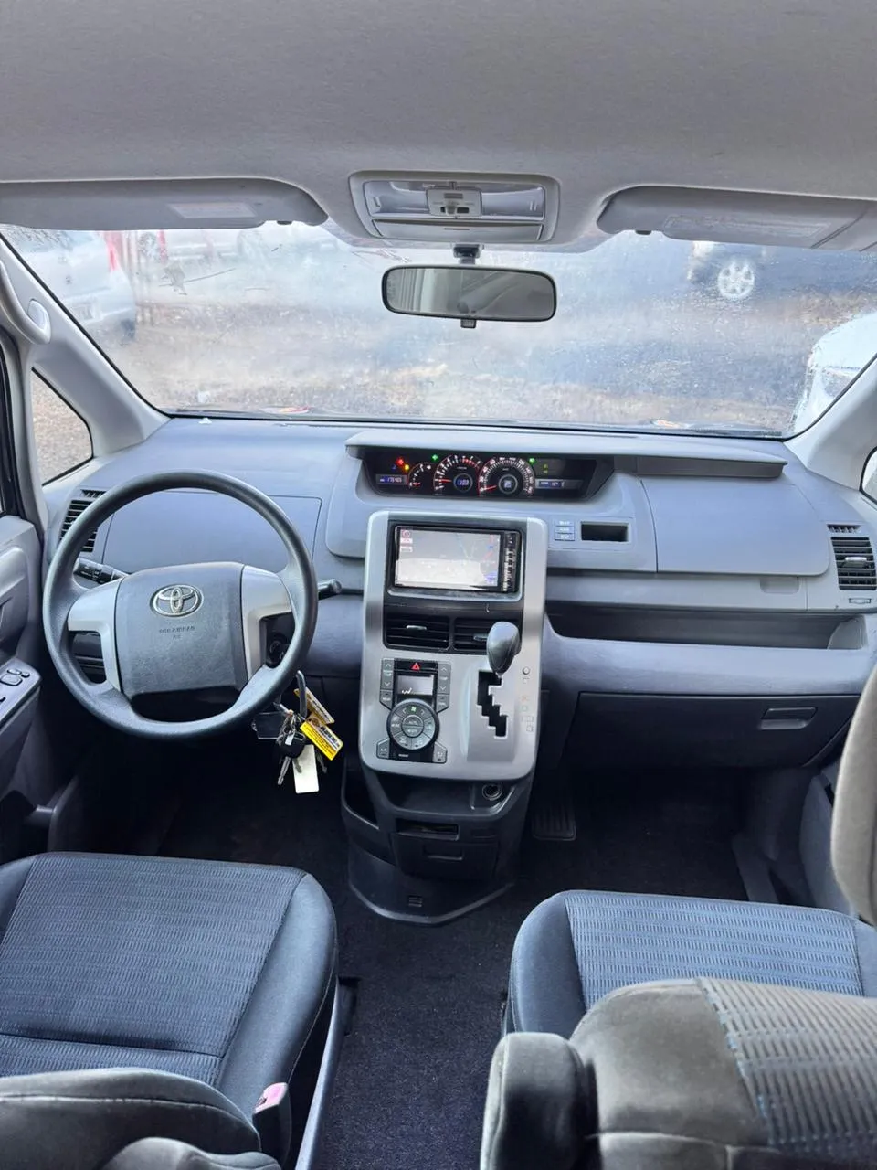 TOYOTA VOXY 2008, imagen 2