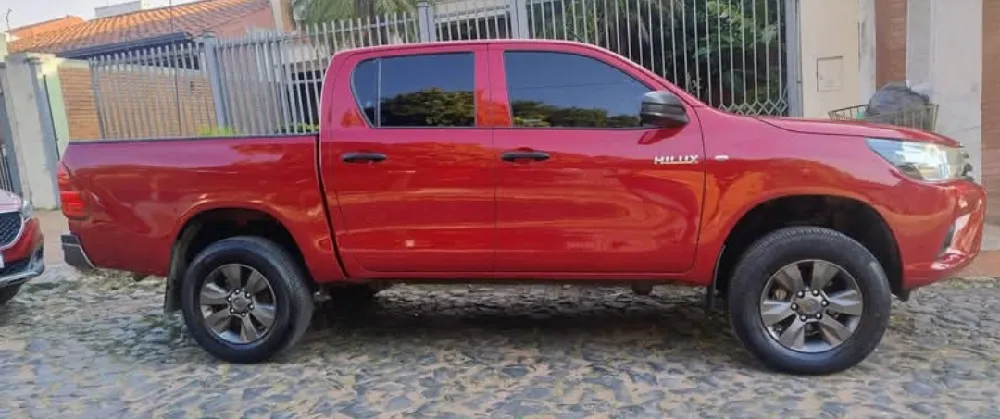 TOYOTA HILUX 2019, imagen 2