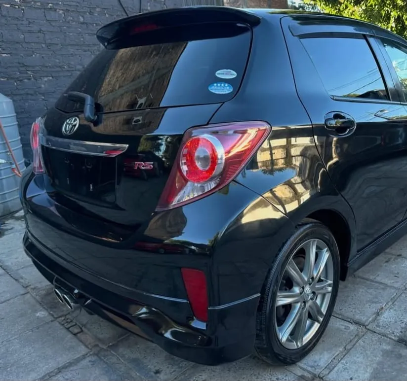 TOYOTA VITZ RS 2011