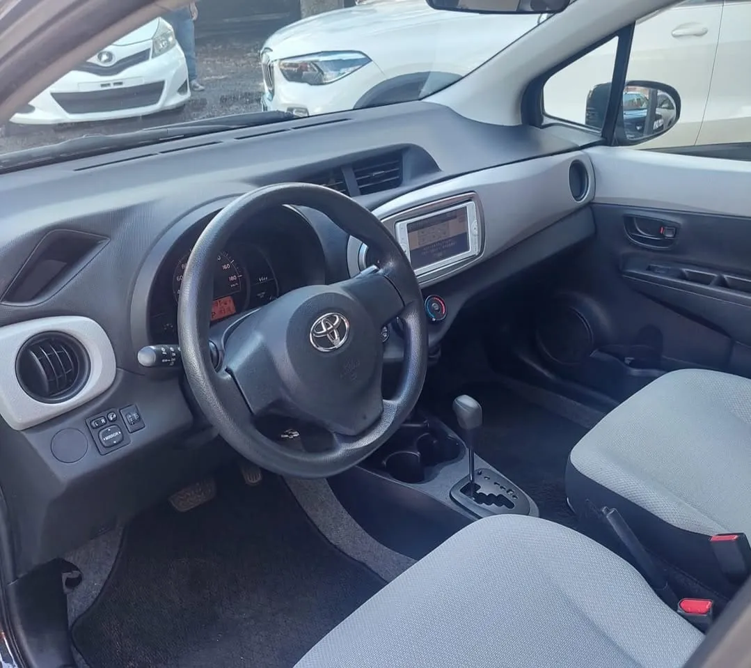 TOYOTA NEW VITZ 2012, imagen 5
