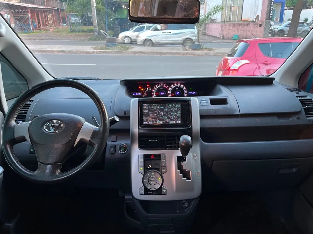 TOYOTA VOXY 2008, imagen 6