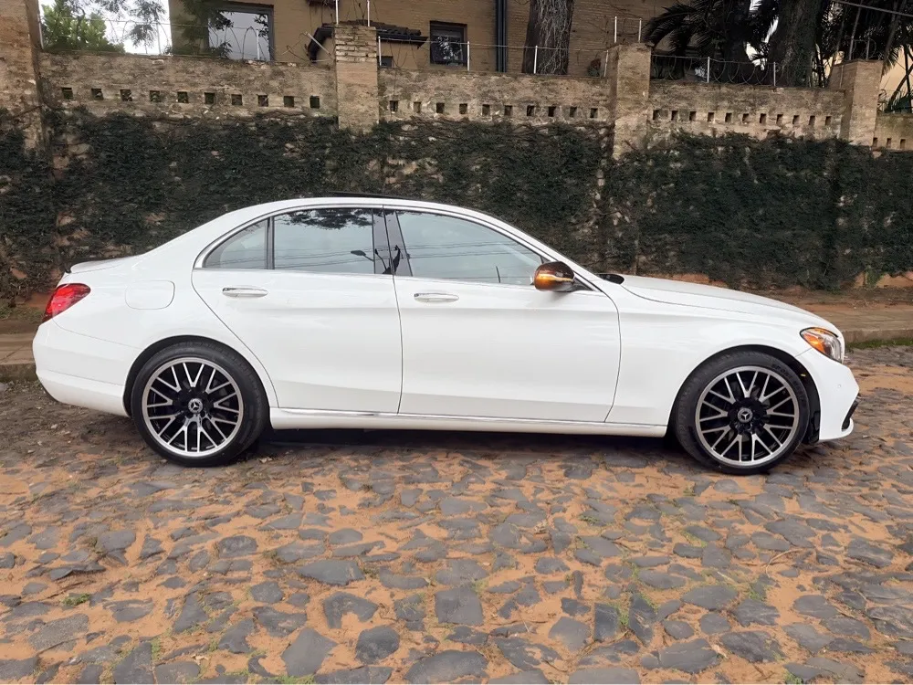 MERCEDES BENZ C300 2015, imagen 4