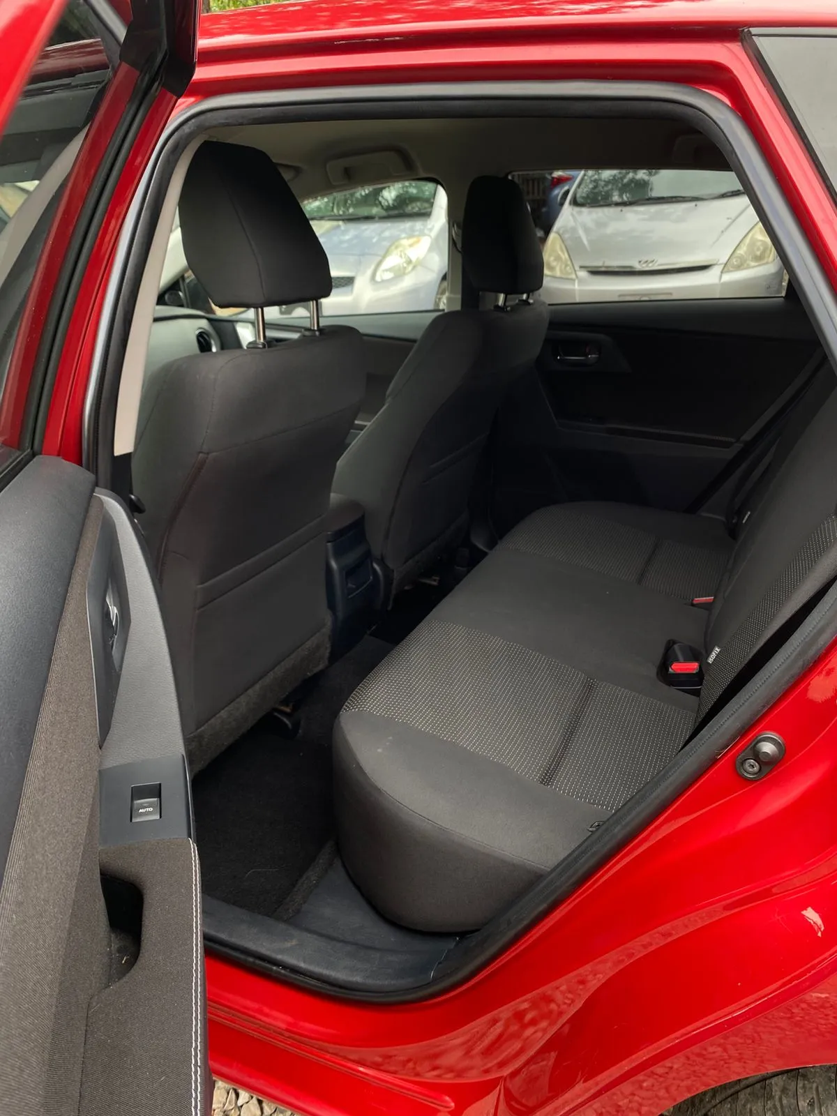 TOYOTA AURIS 2012, imagen 7