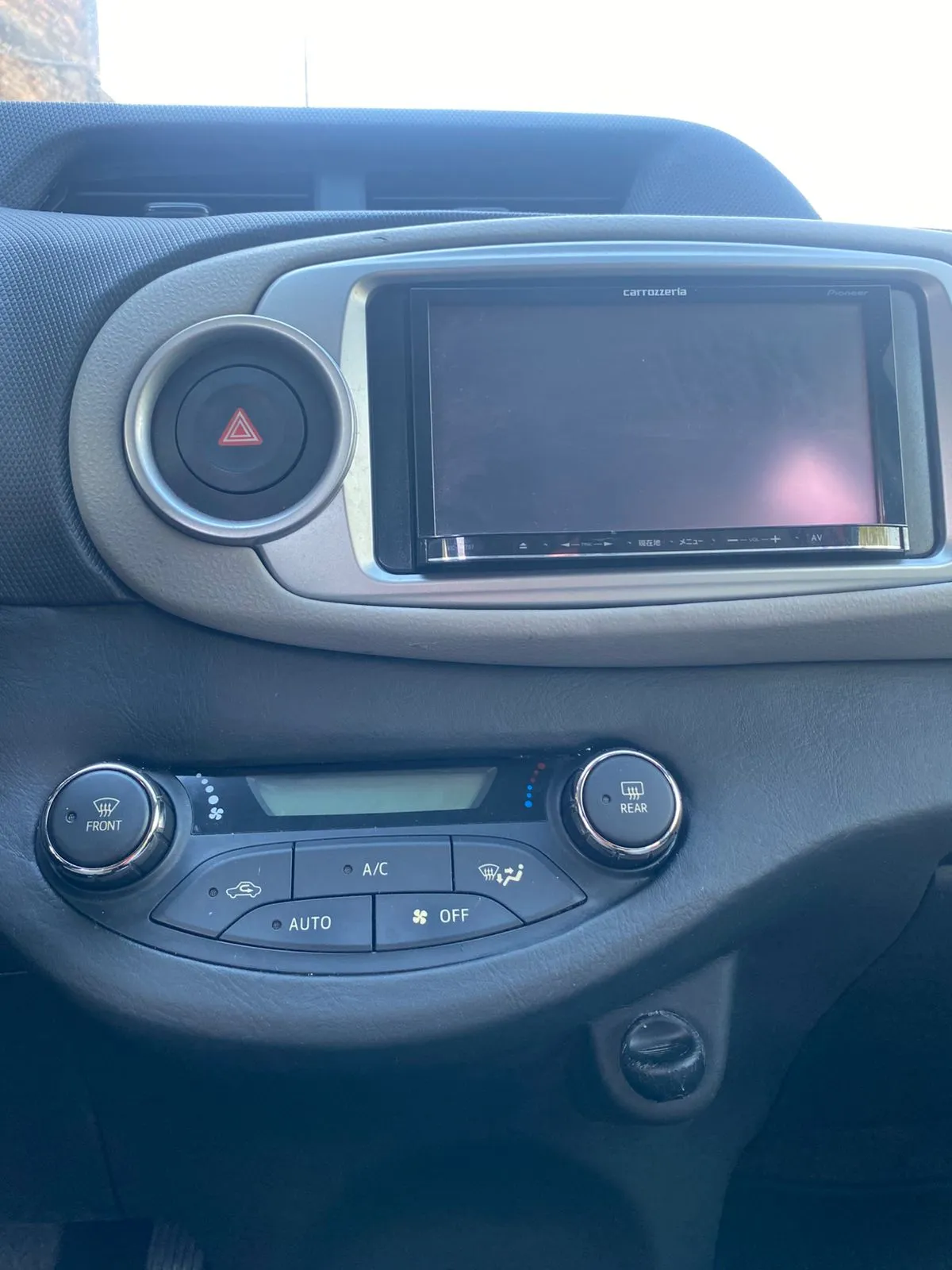 TOYOTA VITZ 2011, imagen 8