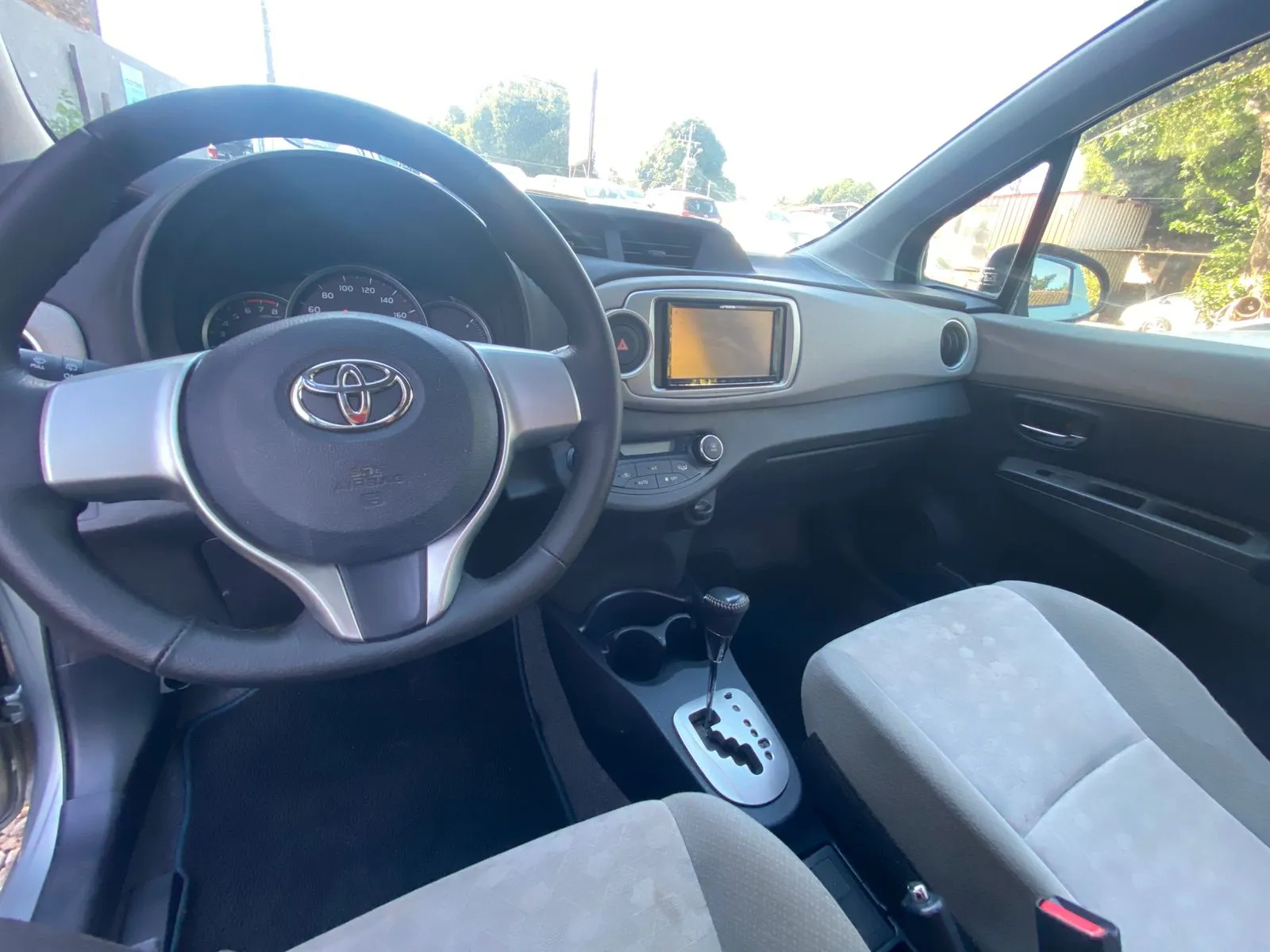 TOYOTA VITZ 2011, imagen 9