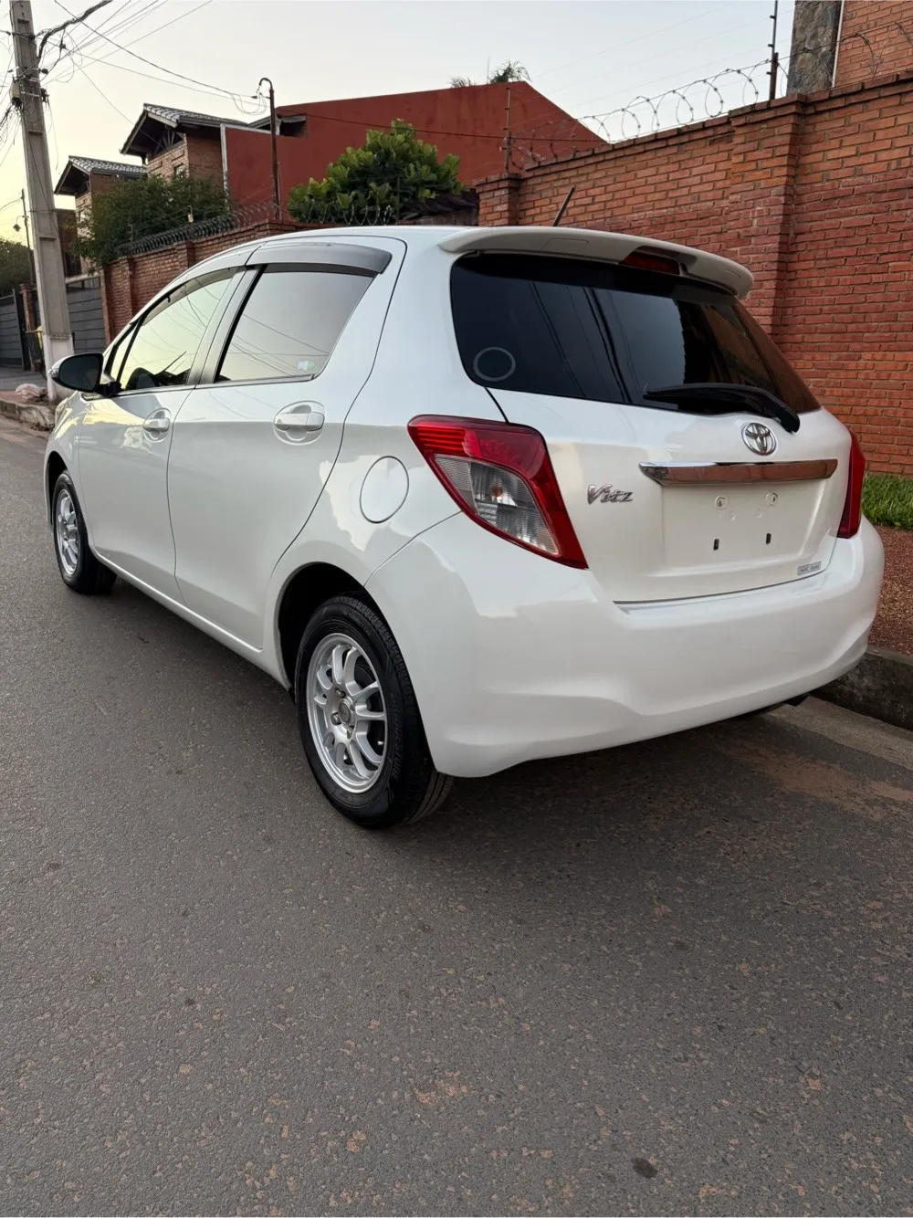 TOYOTA VITZ 2013, imagen 3