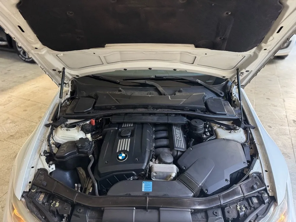 BMW 330 2011, imagen 6