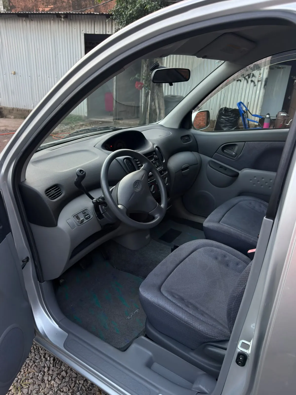 TOYOTA FUNCARGO 2004, imagen 5