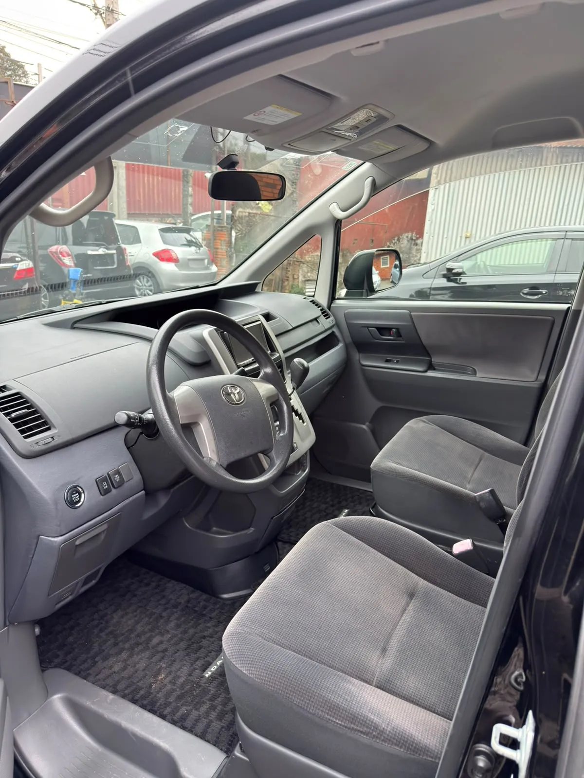 TOYOTA NOAH 2009, imagen 4