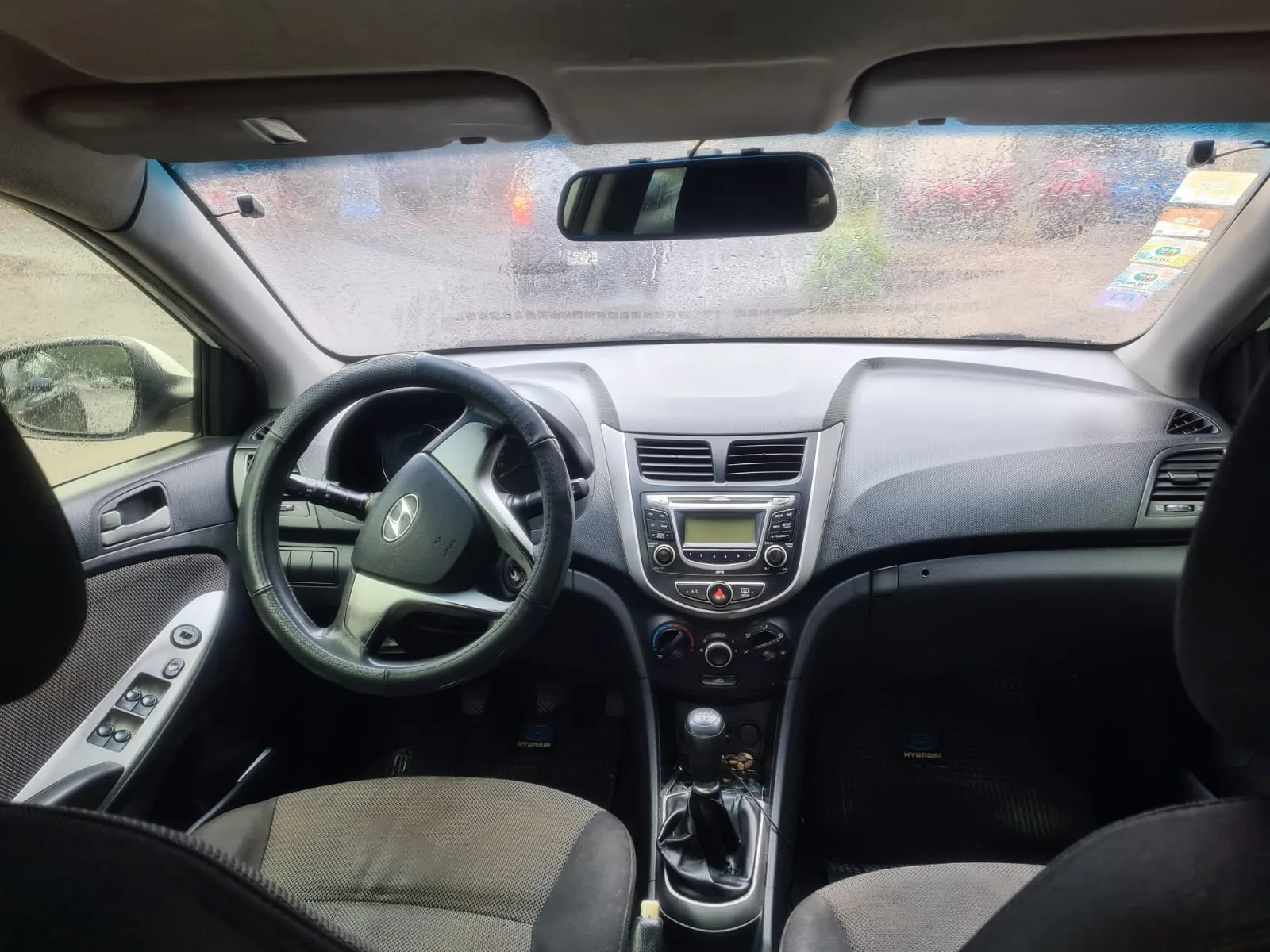HYUNDAI ACCENT 2011, imagen 5