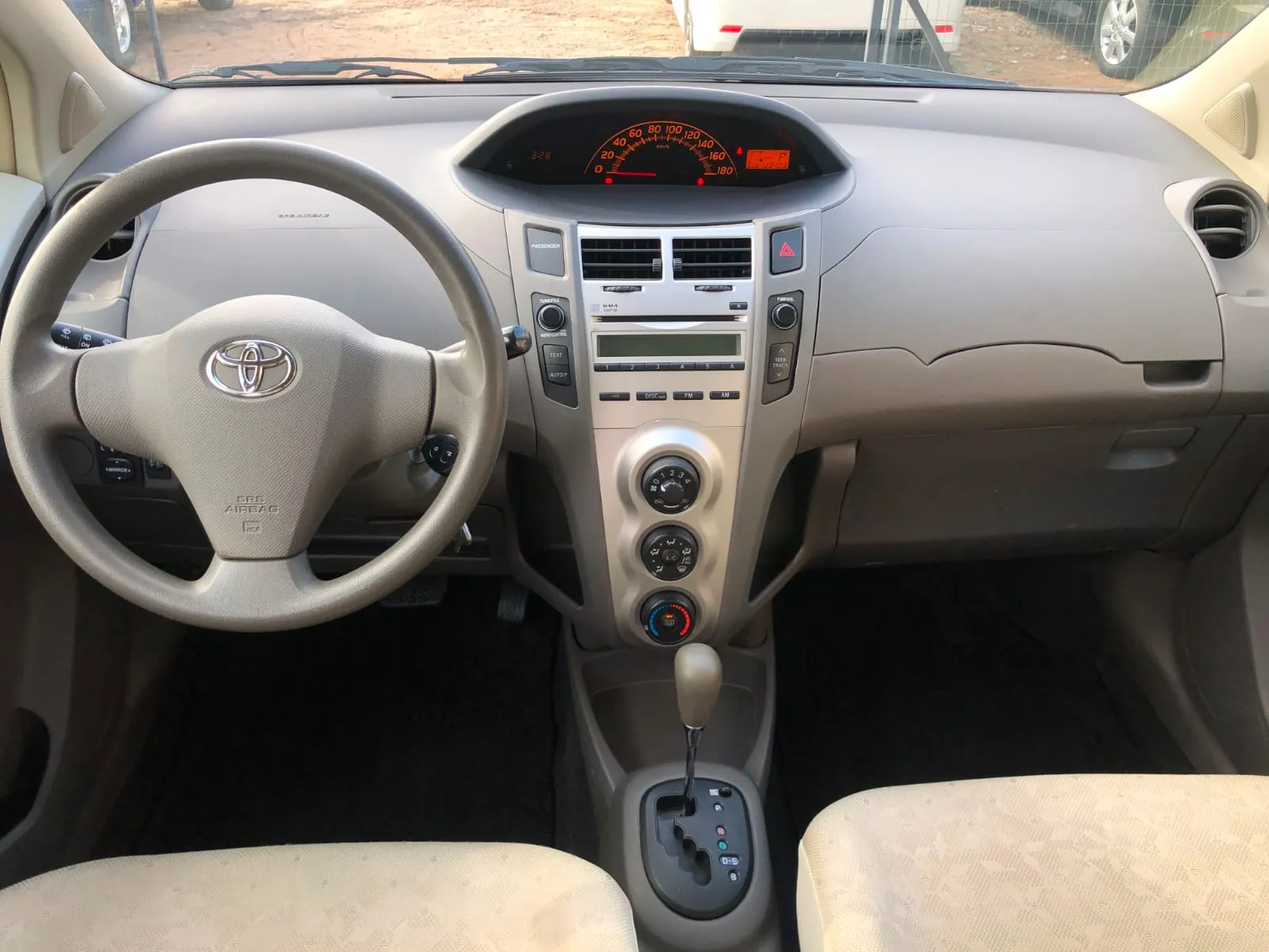 TOYOTA VITZ 2008, imagen 7