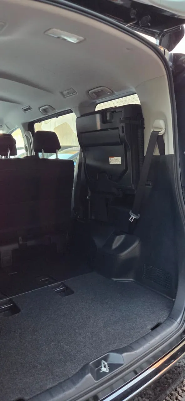 TOYOTA NOAH 2014, imagen 3