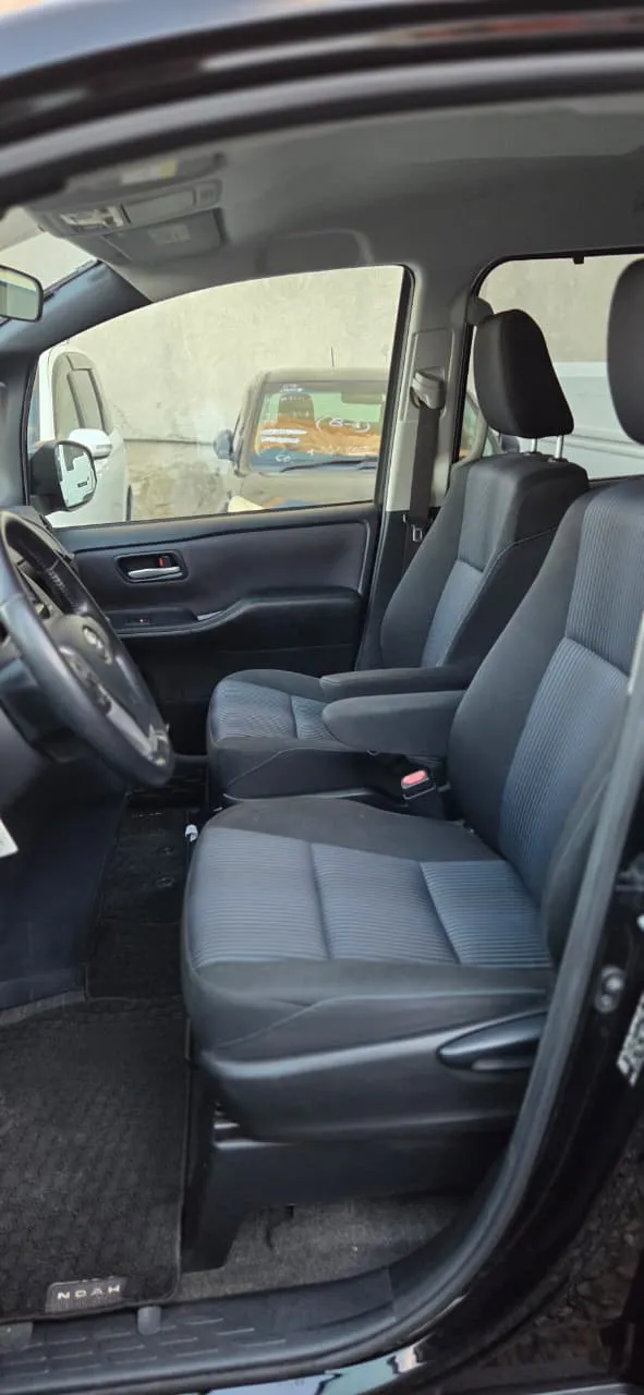TOYOTA NOAH 2014, imagen 7