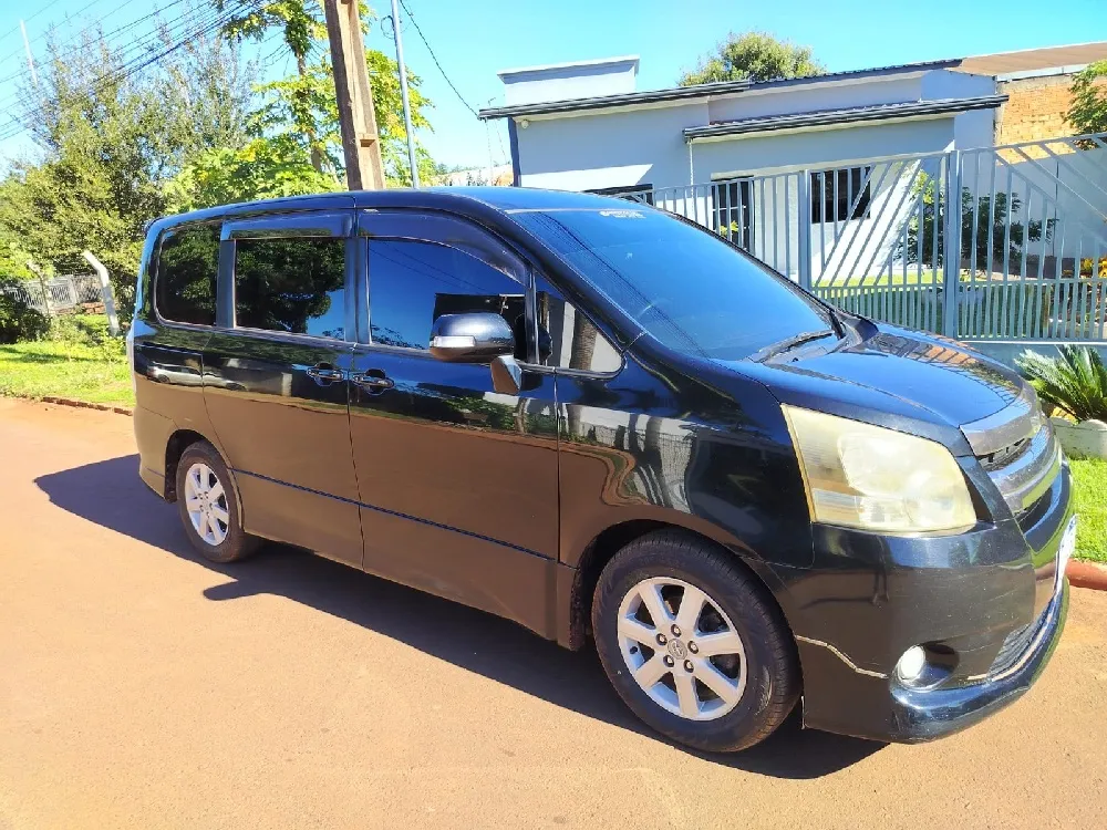 TOYOTA NOAH 2009, imagen 4