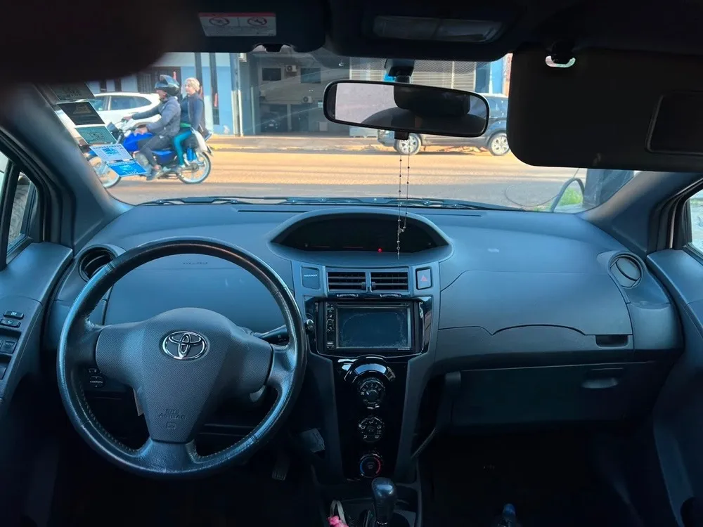 TOYOTA VITZ 2007, imagen 3