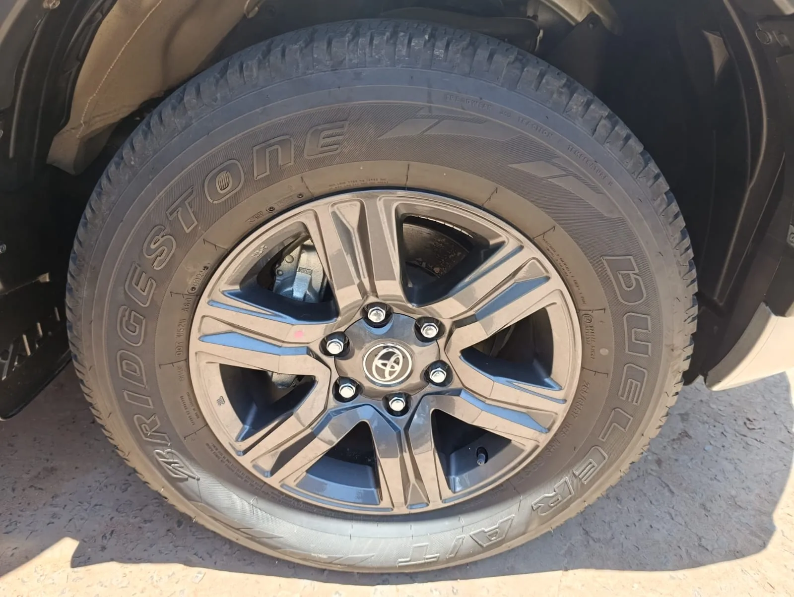 TOYOTA HILUX 2020, imagen 2