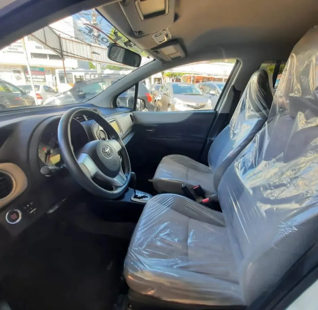 TOYOTA VITZ 2012, imagen 8