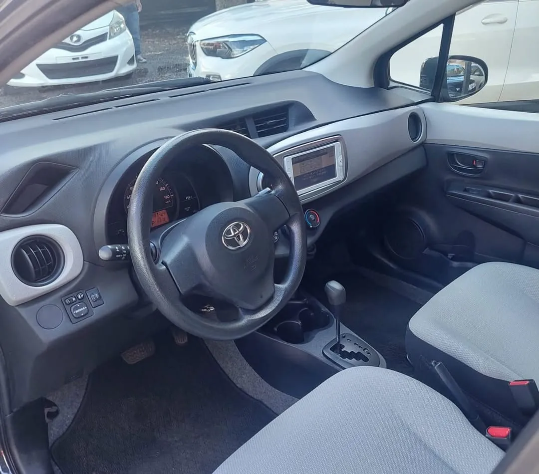 TOYOTA NEW VITZ 2012, imagen 5