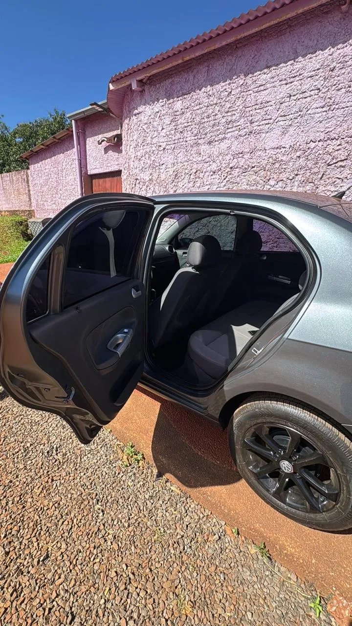 VOLKSWAGEN GOL SEDAN 2011, imagen 7