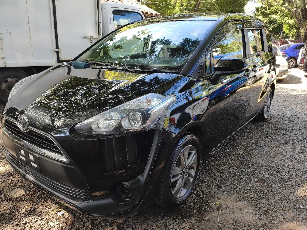 TOYOTA SIENTA 2016