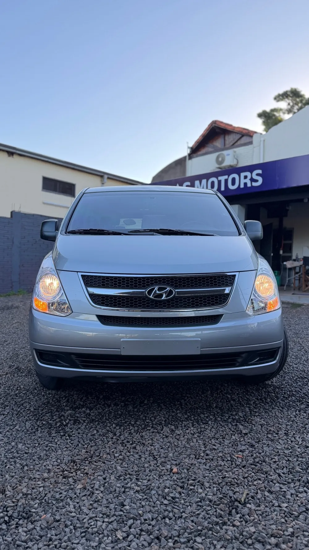 HYUNDAI H1 STAREX 2011