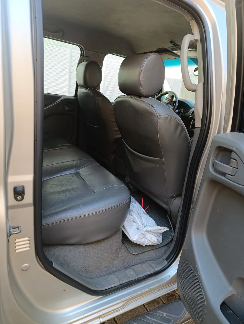 NISSAN NAVARA 2009, imagen 2