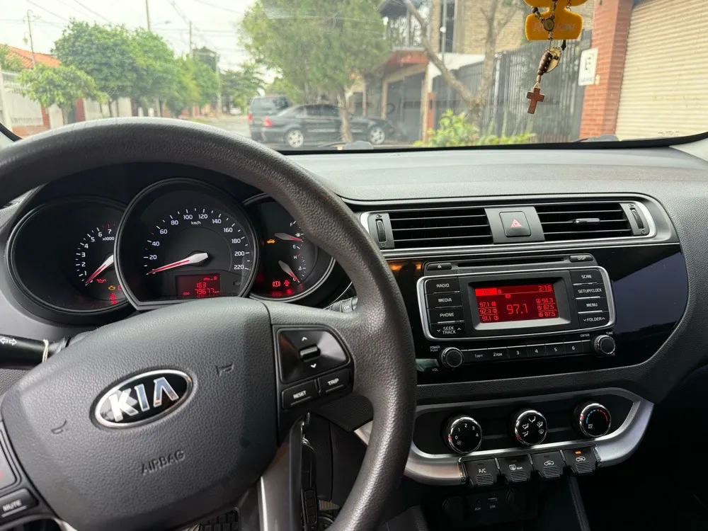 KIA RIO 2015, imagen 4
