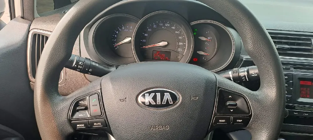 KIA RIO SEDAN 2017, imagen 3