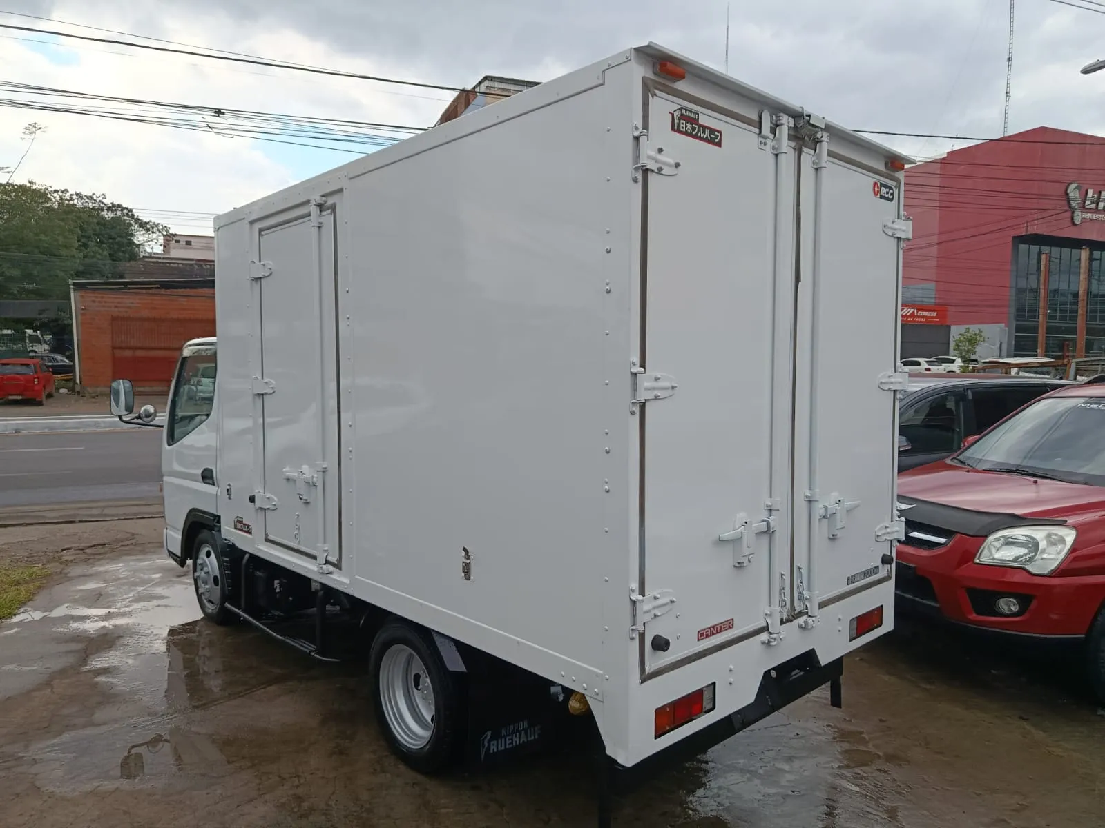 MITSUBISHI FUSO 2009, imagen 3