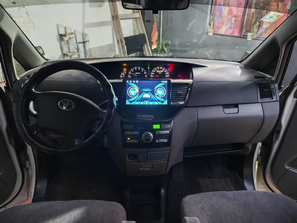 TOYOTA VOXY 2006, imagen 3