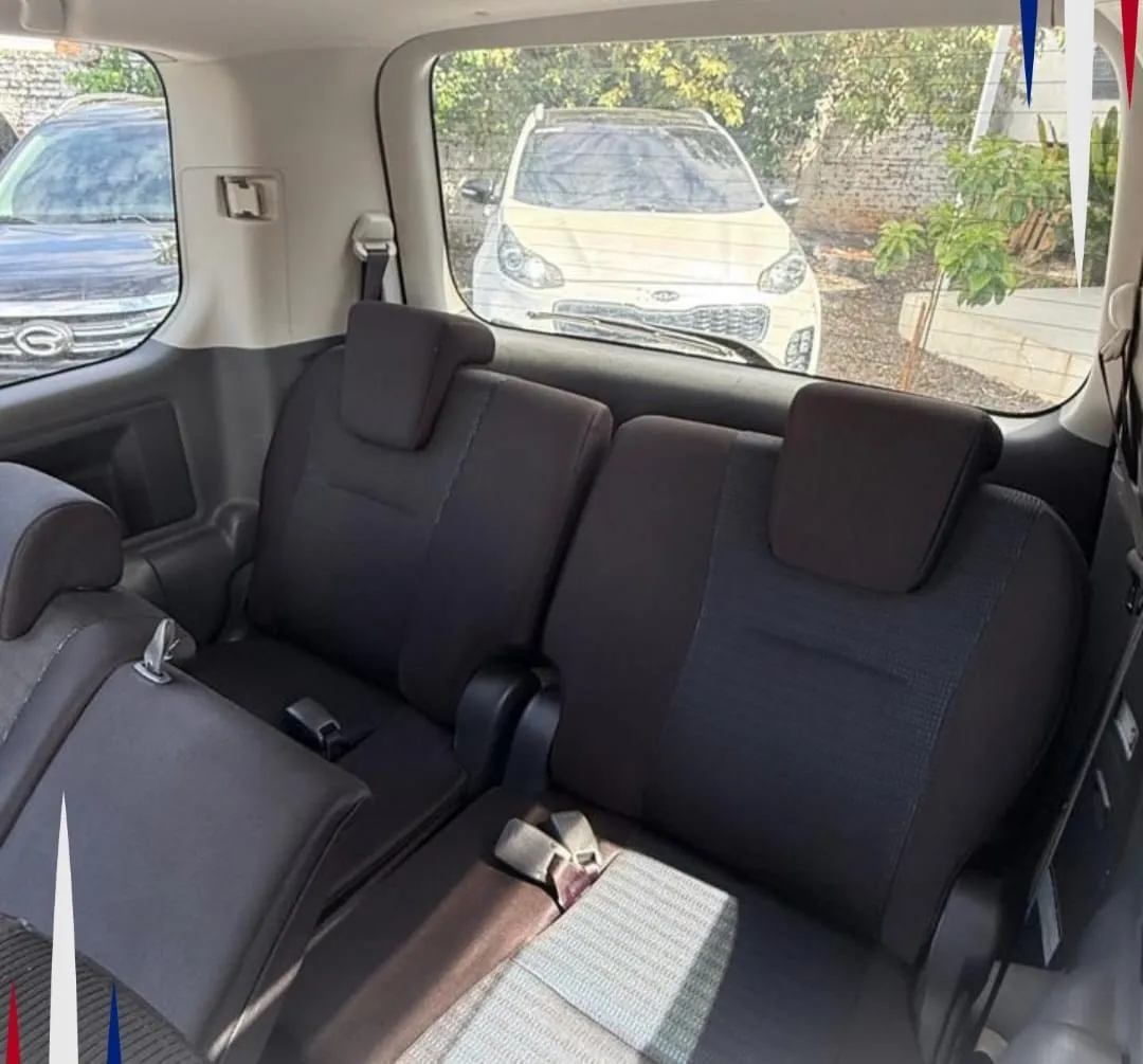 TOYOTA VOXY 2008, imagen 2