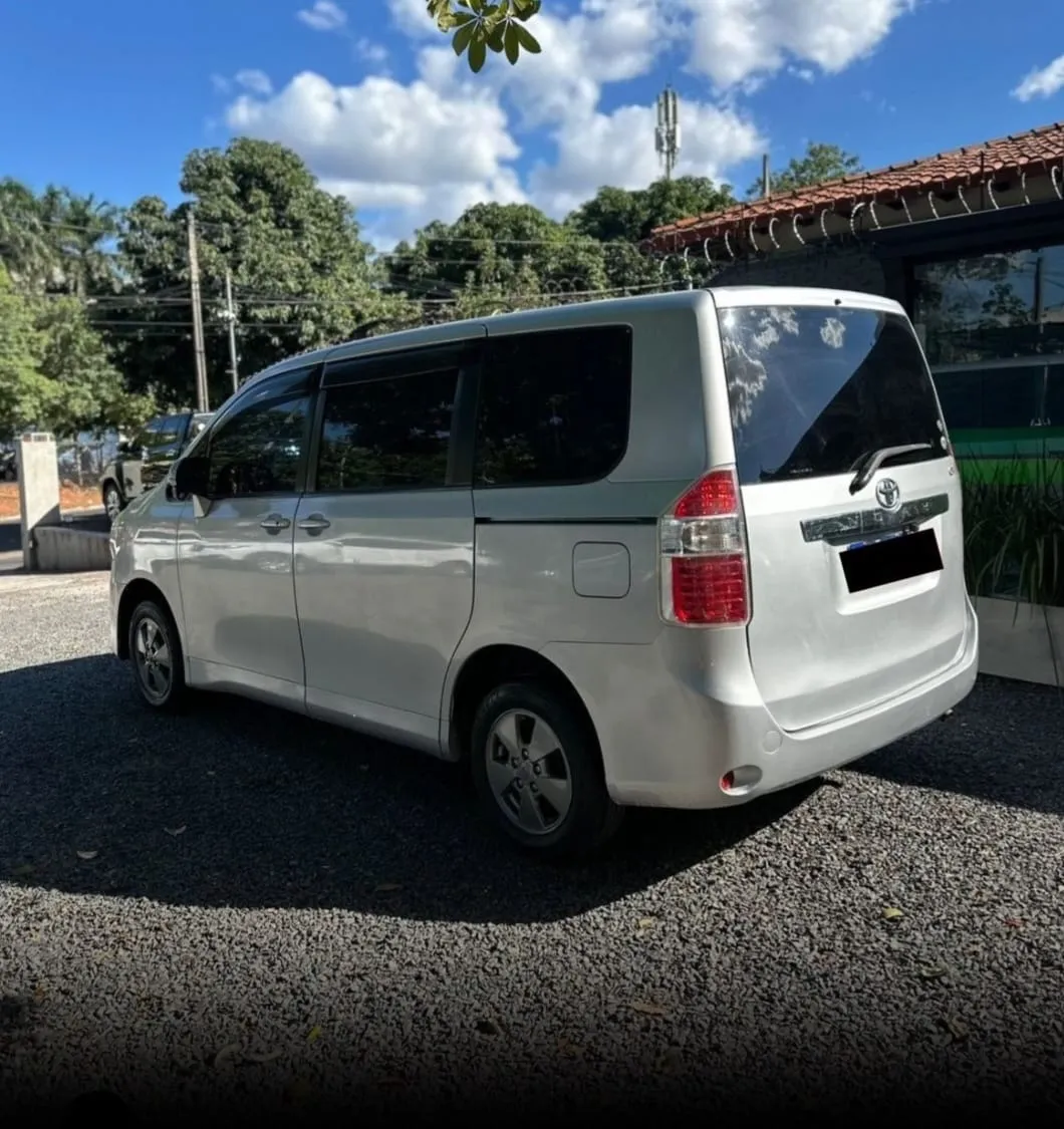 TOYOTA NOAH 2007, imagen 5