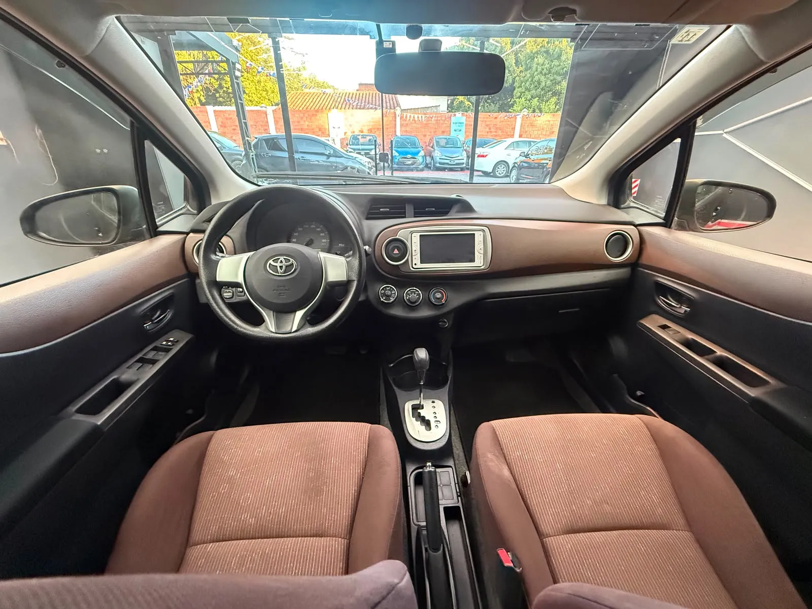 TOYOTA NEW VITZ 2012, imagen 6