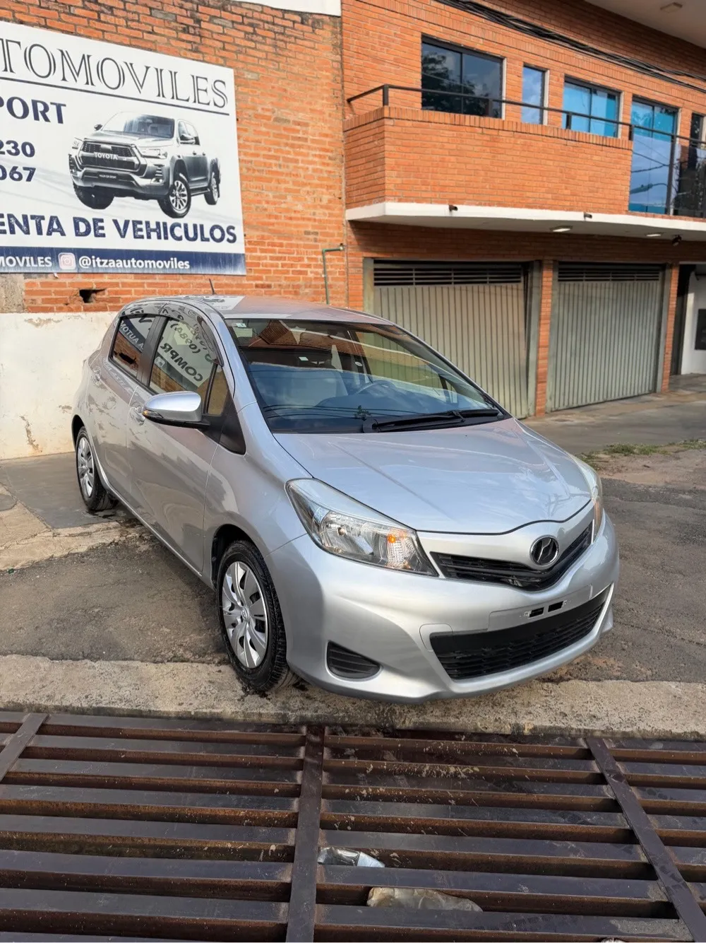TOYOTA NEW VITZ 2013, imagen 2