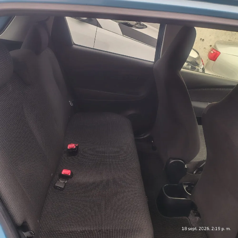 TOYOTA VITZ 2016, imagen 10