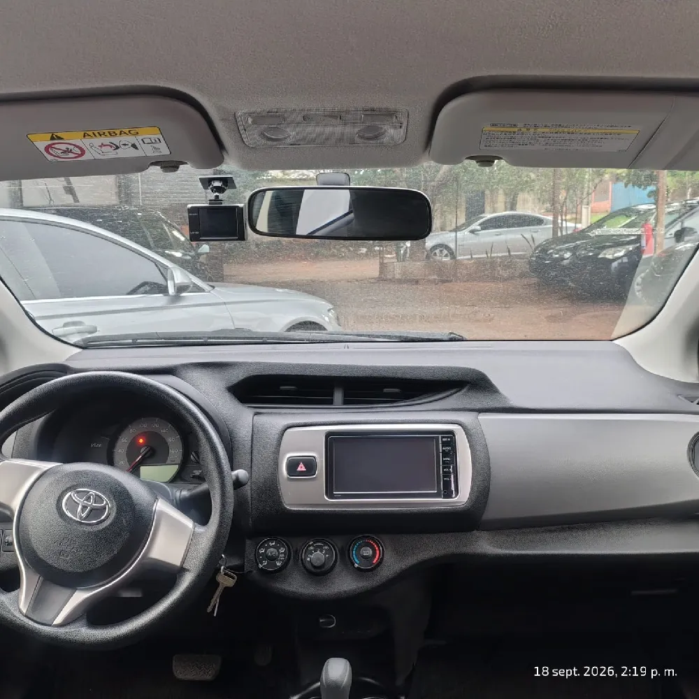 TOYOTA VITZ 2016, imagen 9