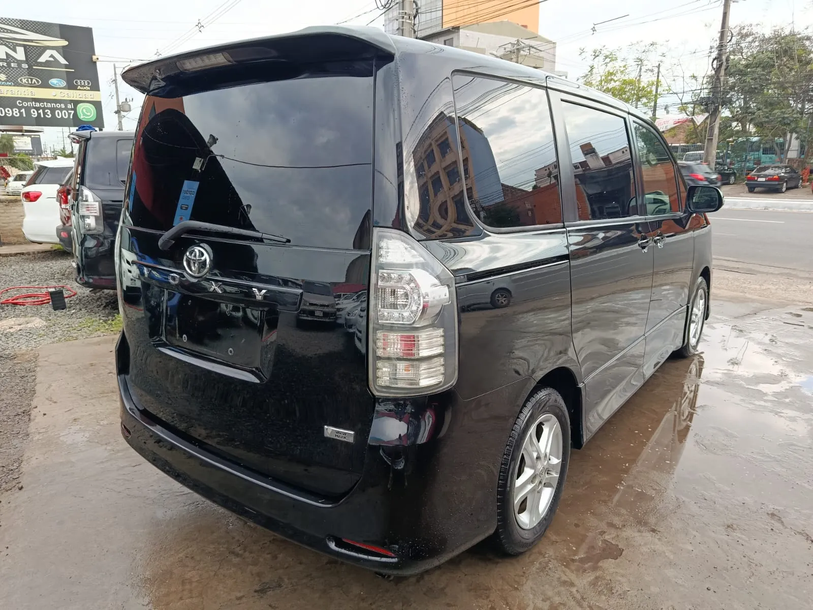 TOYOTA VOXY 2010, imagen 4