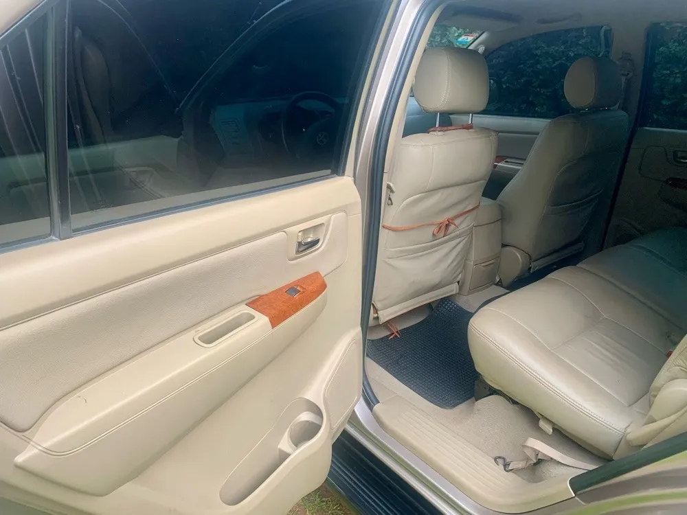 TOYOTA FORTUNER 2011, imagen 4