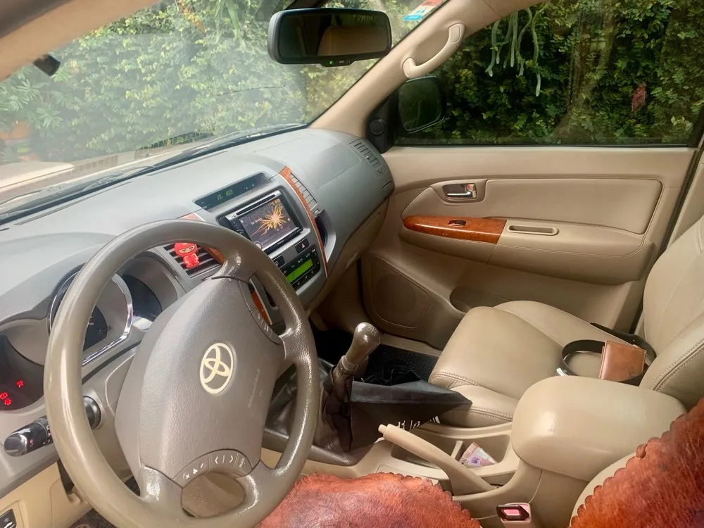 TOYOTA FORTUNER 2011, imagen 2