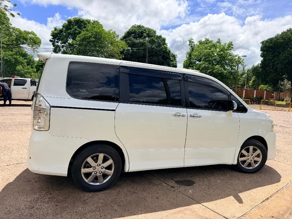 TOYOTA VOXY 2009, imagen 6