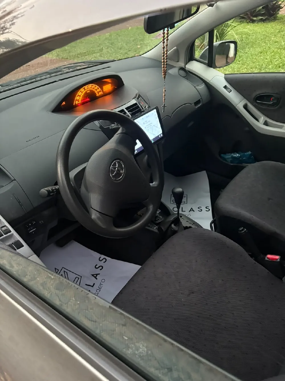 TOYOTA NEW VITZ 2007, imagen 3