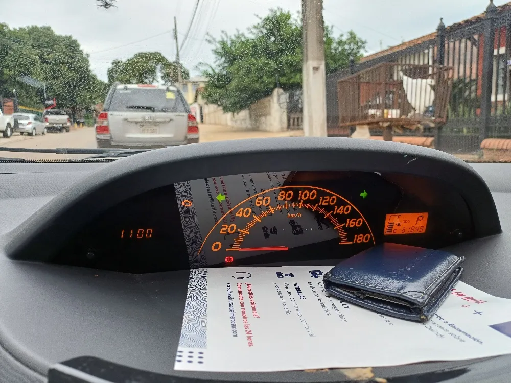 TOYOTA NEW VITZ 2007, imagen 7