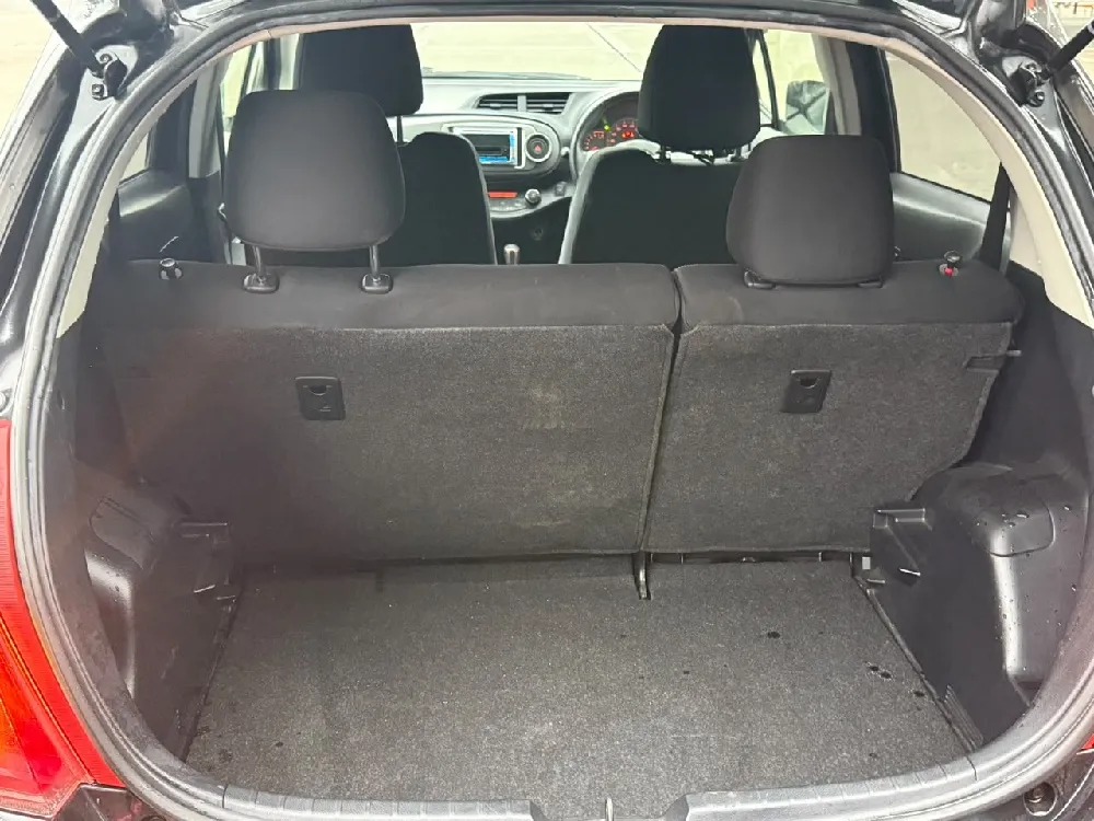 TOYOTA VITZ 2011, imagen 4
