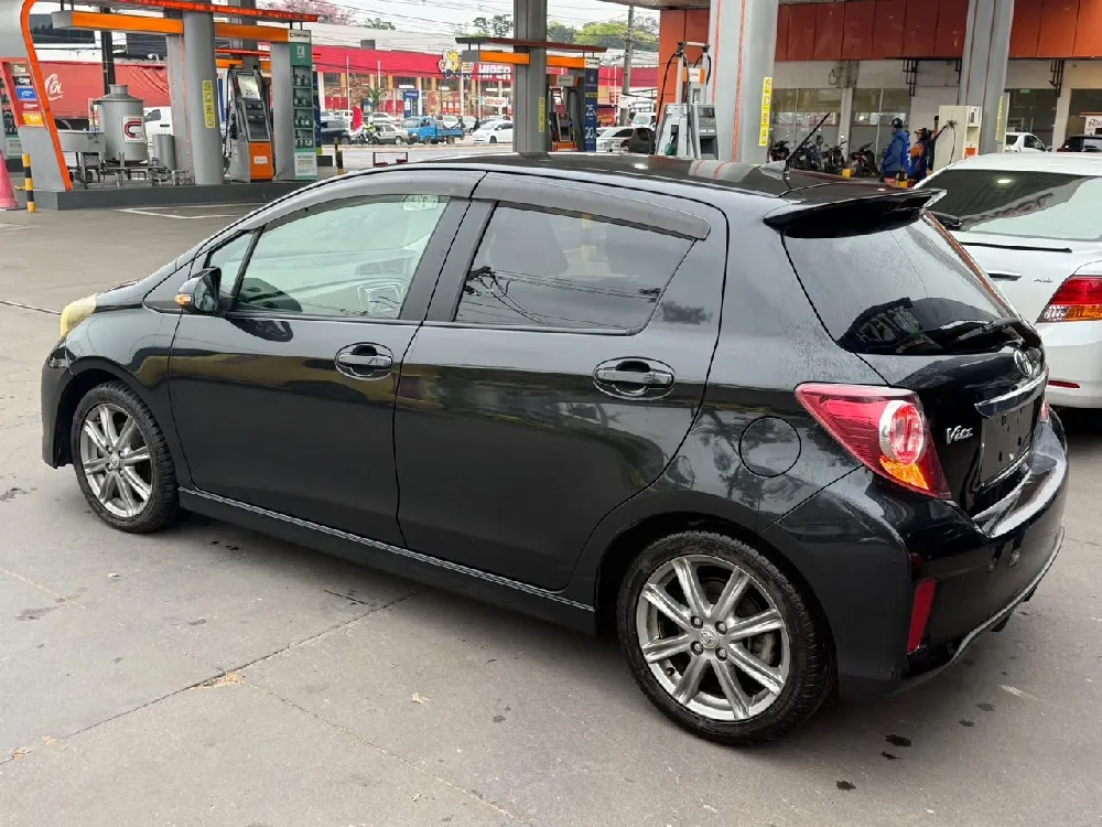 TOYOTA VITZ 2011, imagen 7