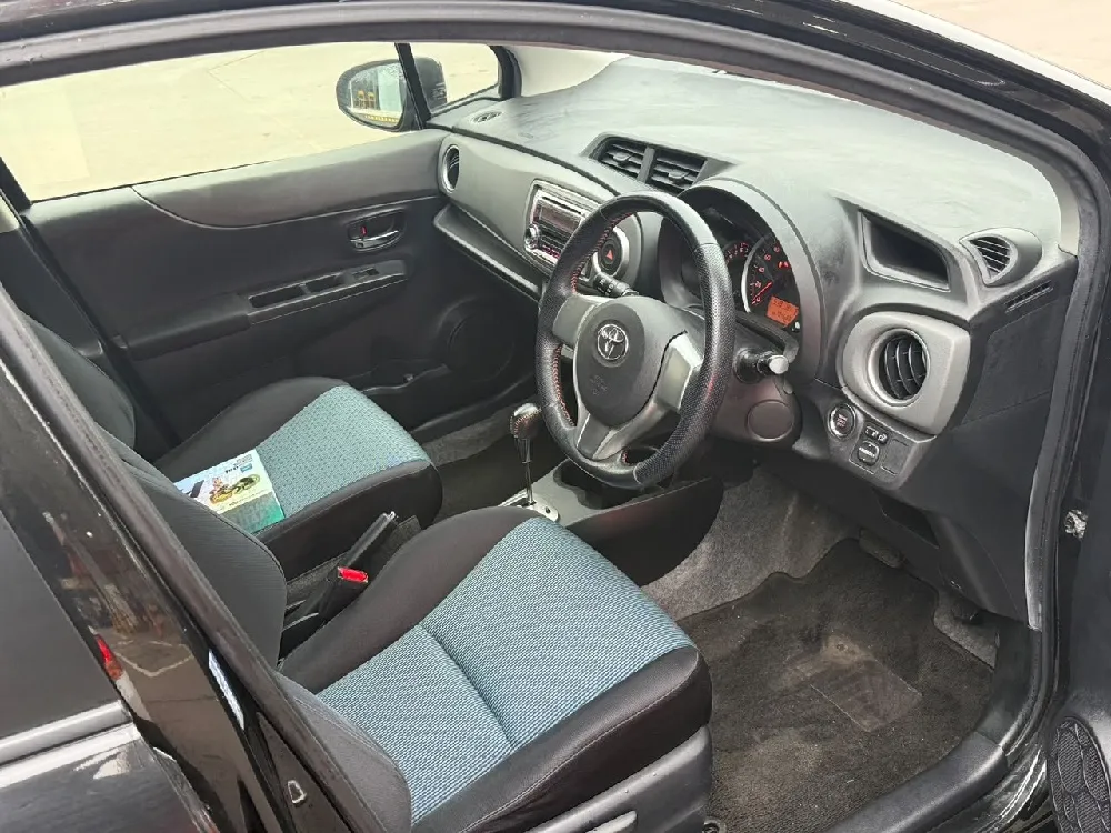 TOYOTA VITZ 2011, imagen 8