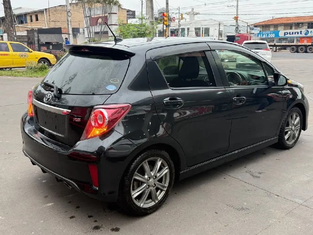 TOYOTA VITZ 2011, imagen 6