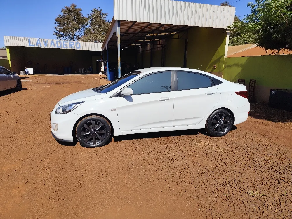 HYUNDAI ACCENT 2015, imagen 3