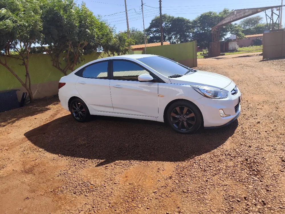 HYUNDAI ACCENT 2015, imagen 4