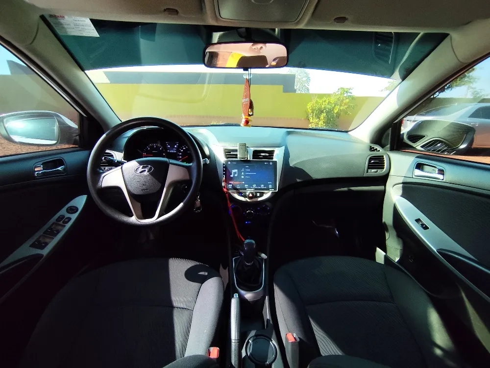 HYUNDAI ACCENT 2015, imagen 5